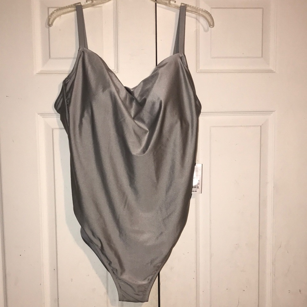 NWT Women’s Shade & Shore Hi-Cut Swimsuit